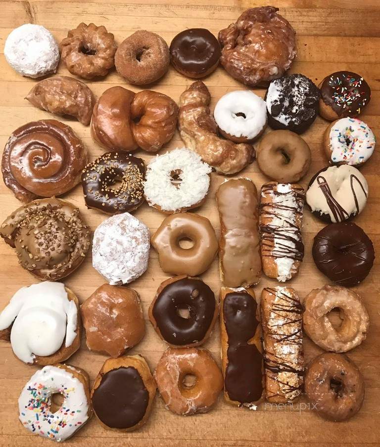 JR's Donut Castle - Parkersburg, WV