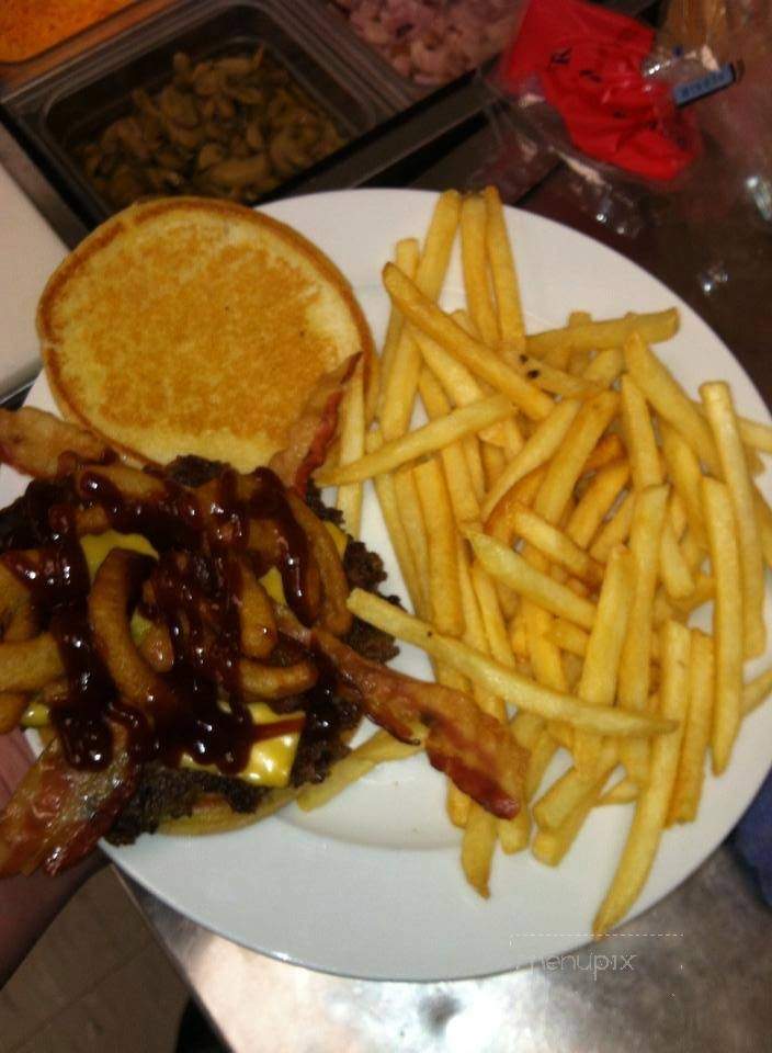 Fillin Station - Toledo, IL menu_pic