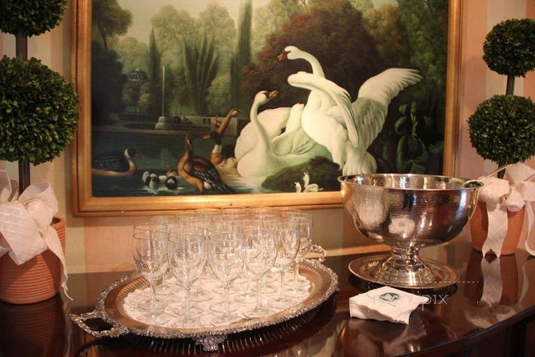 Swan Coach House Restaurant - Atlanta, GA menu_pic