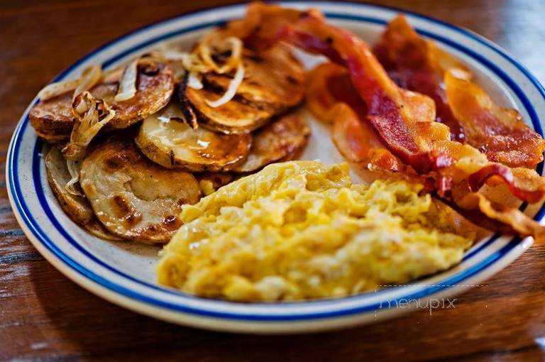 Carolina Club Snack Bar - Grandy, NC