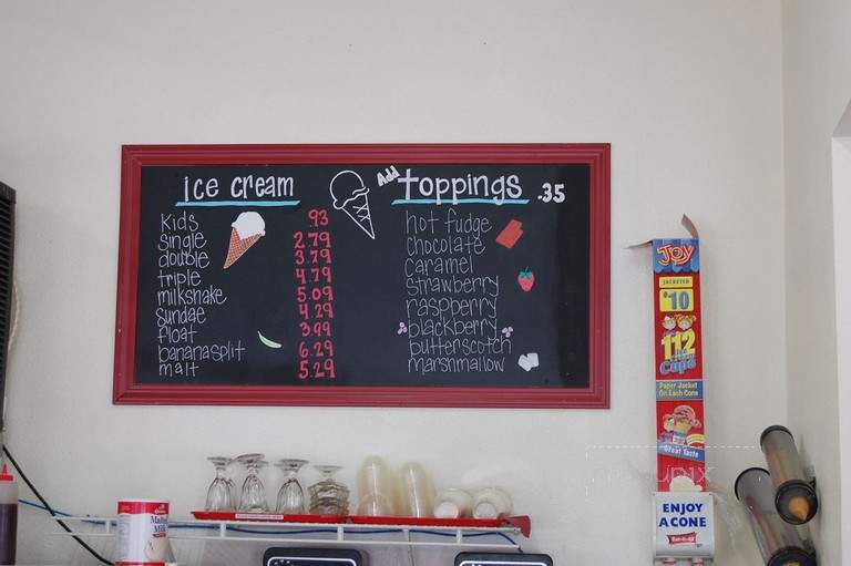 C C Diner & Ice Cream - Crescent City, CA