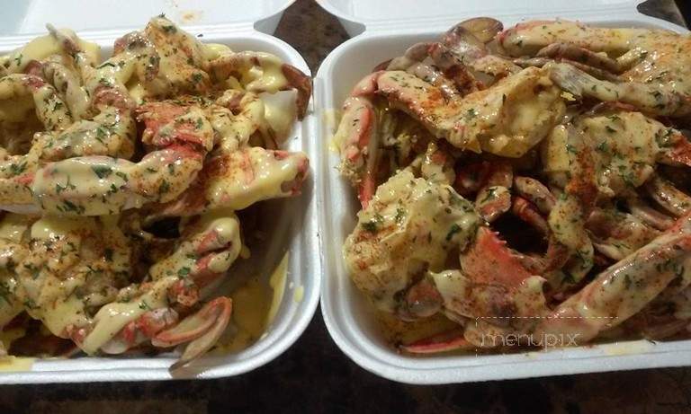 Wats Crackin Garlic Crabs - Atlanta, GA