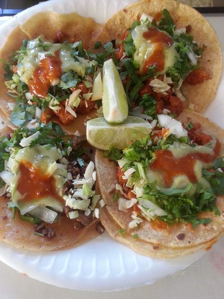 Tacos Nevarez - Fresno, CA