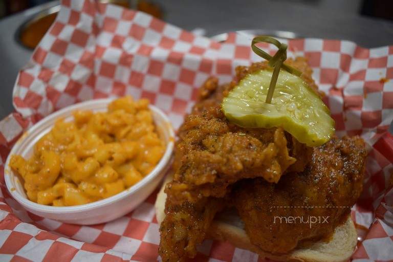 Bj Hot Chicken - Nashville, TN