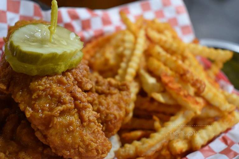 Bj Hot Chicken - Nashville, TN