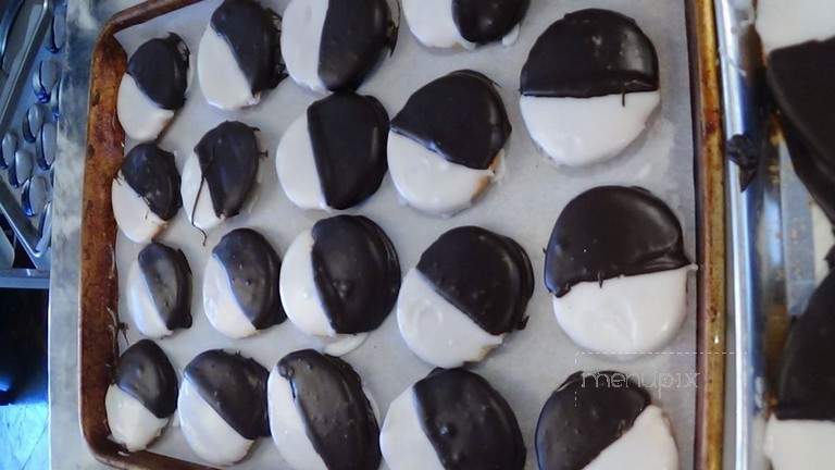 G Sweets Bakery - San Clemente, CA menu_pic