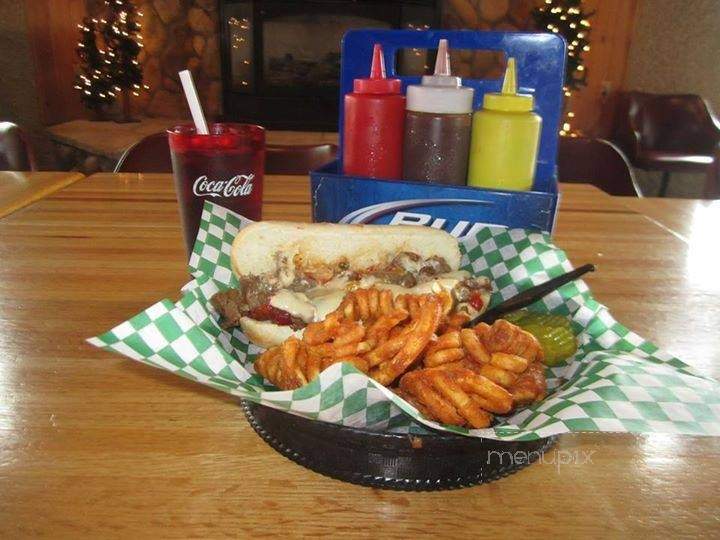 Izzy's Lounge Grill - Warroad, MN menu_pic
