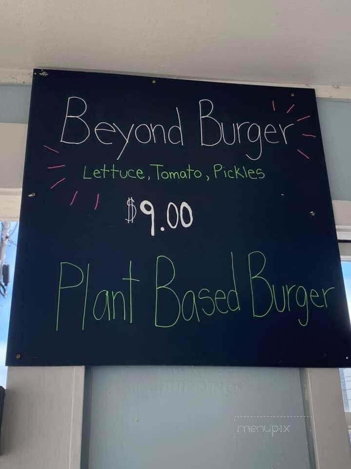 Quarterdeck Restaurant - Edgartown, MA menu_pic
