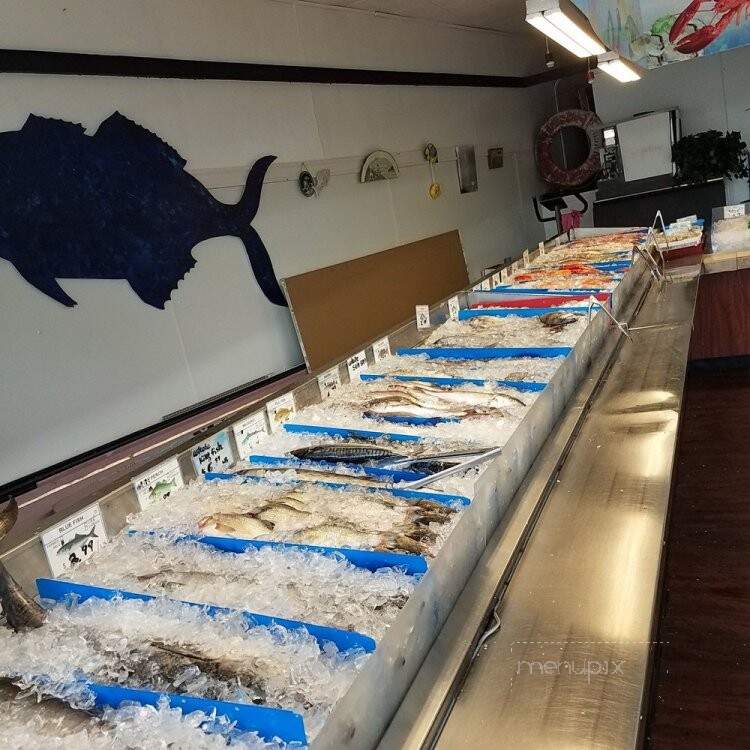 World Fish Market - Bloomfield, CT