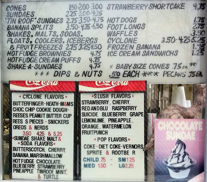 Shaker's Dairy Bar - Madison Heights, MI