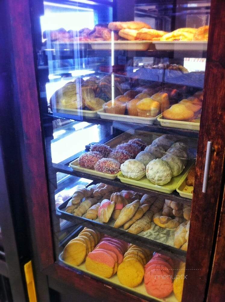 La Azteca Bakery - Kalamazoo, MI