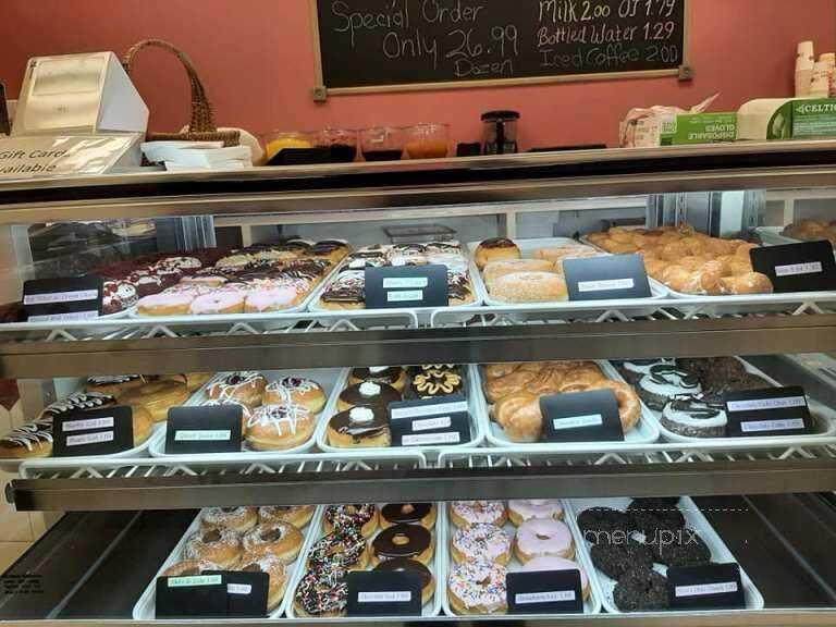 Luv's Donuts - Coral Springs, FL