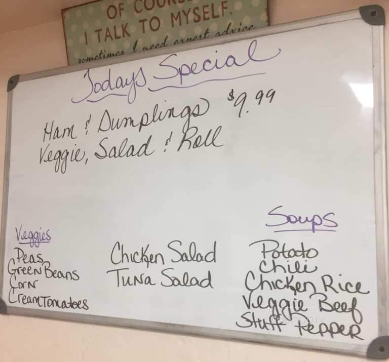 Mom's Place - Fairmont, WV menu_pic