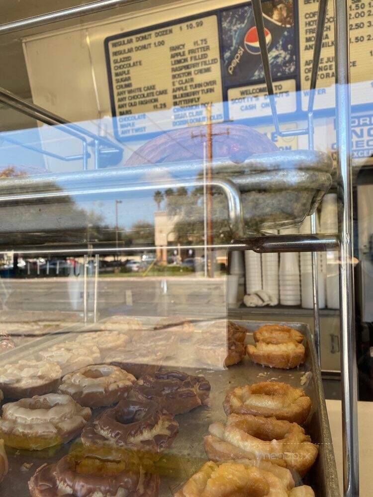 Scotty's Donuts - Visalia, CA