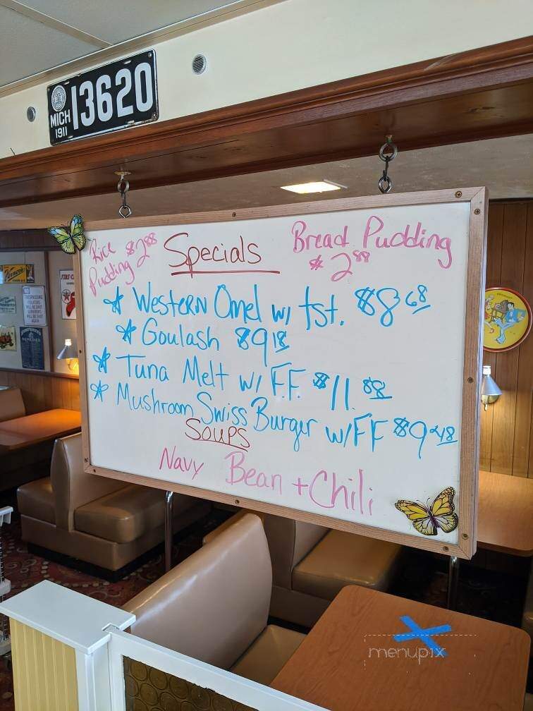 Rounds Restaurant - Traverse City, MI menu_pic