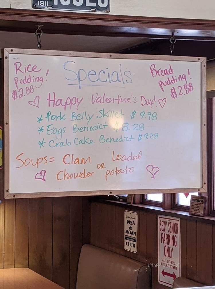 Rounds Restaurant - Traverse City, MI menu_pic