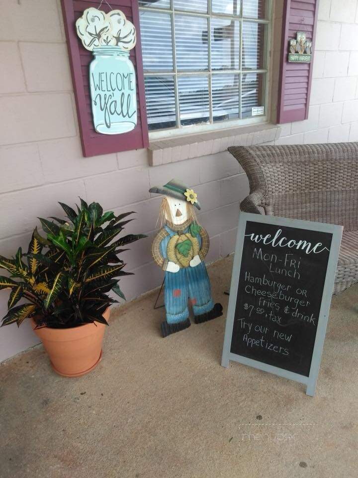 Miss D's Restaurant & Lounge - Daphne, AL menu_pic