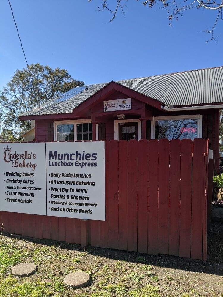 Cenderella's Cake And Deli - Lafayette, LA