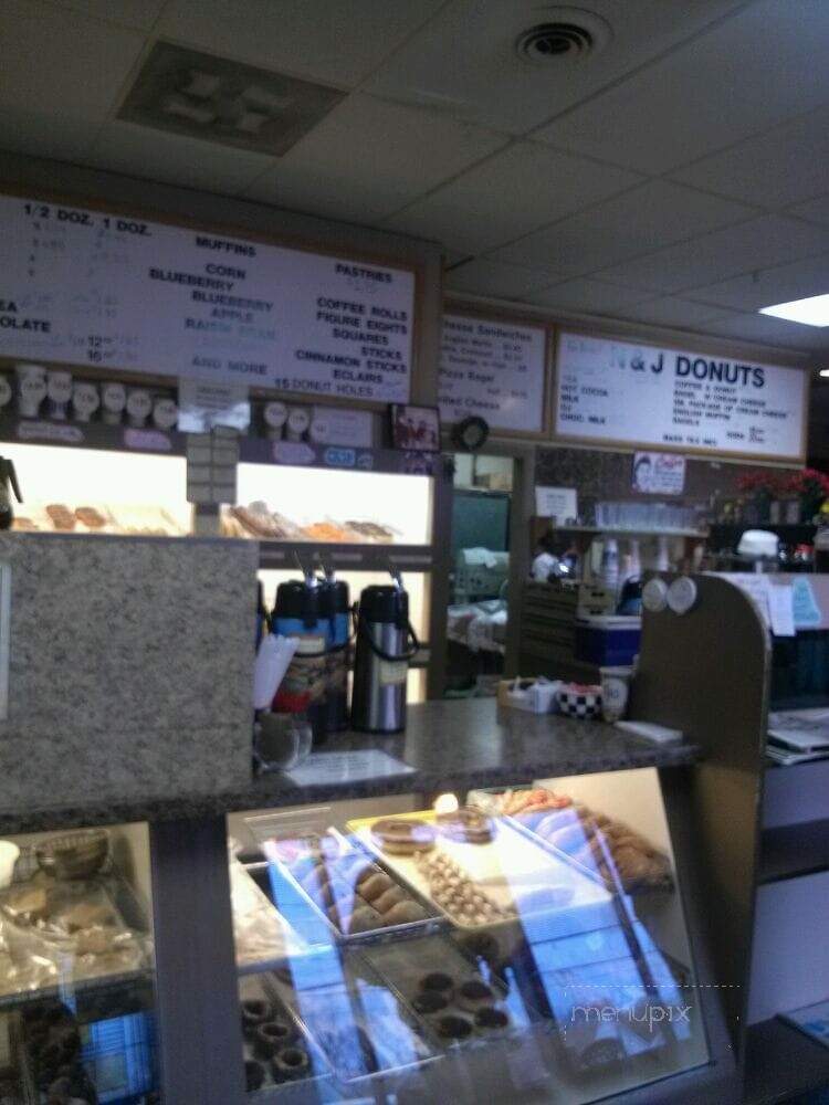 N & J Donuts - Oxford, MA