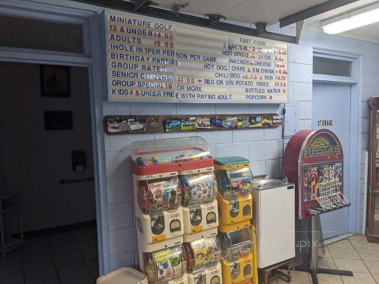 Armstrong's Funland - Belleville, MI menu_pic