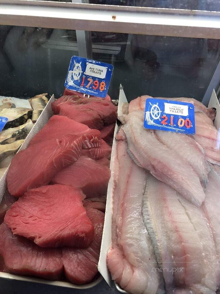 Half Moon Bay Fish Market - Half Moon Bay, CA