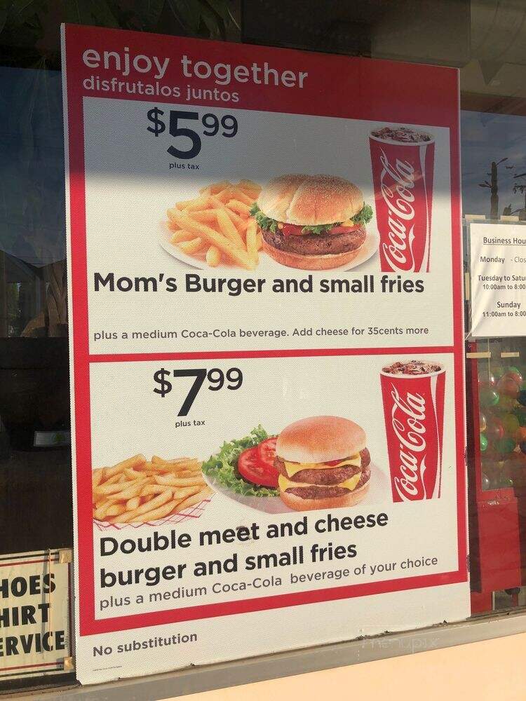Mom's Ol Fashion Burgers - Fresno, CA