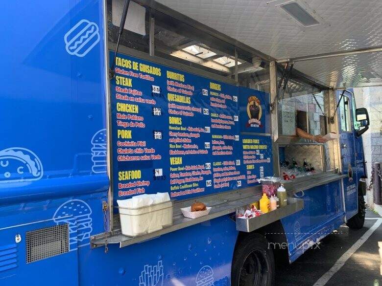 Mundos Guisados - Burbank, CA menu_pic