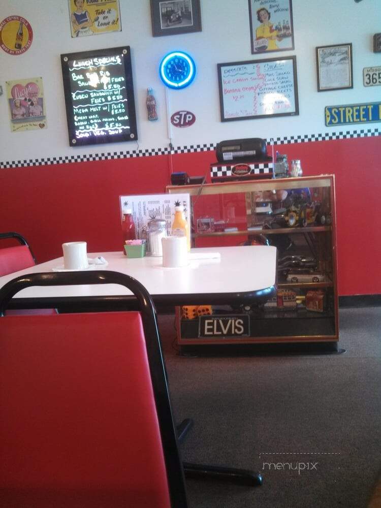 Holly's Cafe - Warrenton, MO menu_pic
