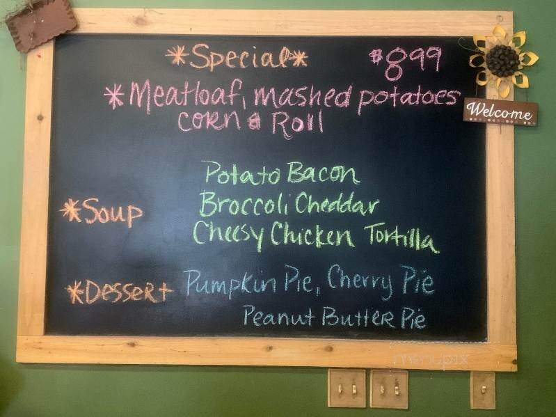 Gigi's Country Kitchen - The Plains, OH menu_pic