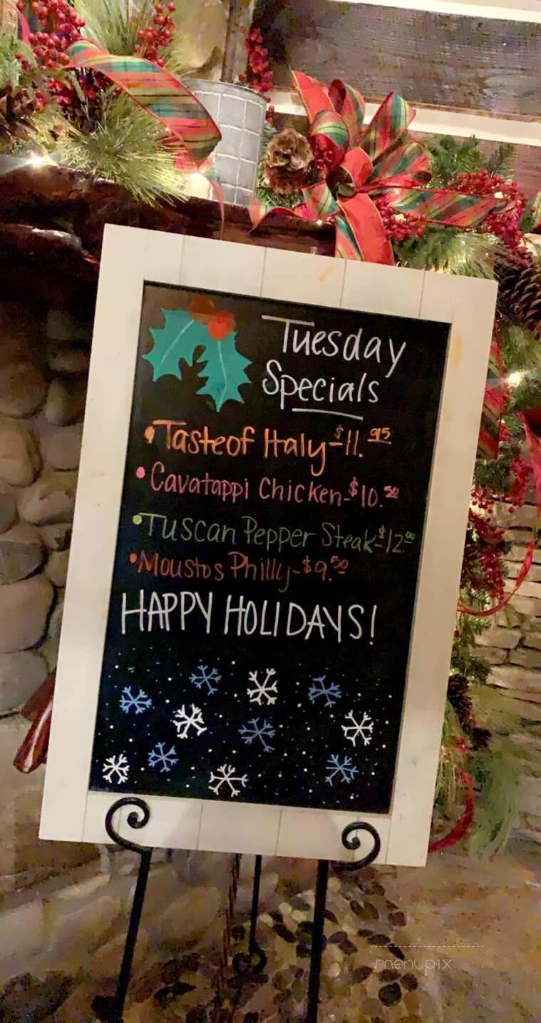 Moustos Pasta & Grill - Dyersburg, TN menu_pic