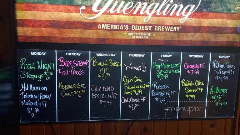 Yianni's Greenwood Tavern - Fayetteville, PA