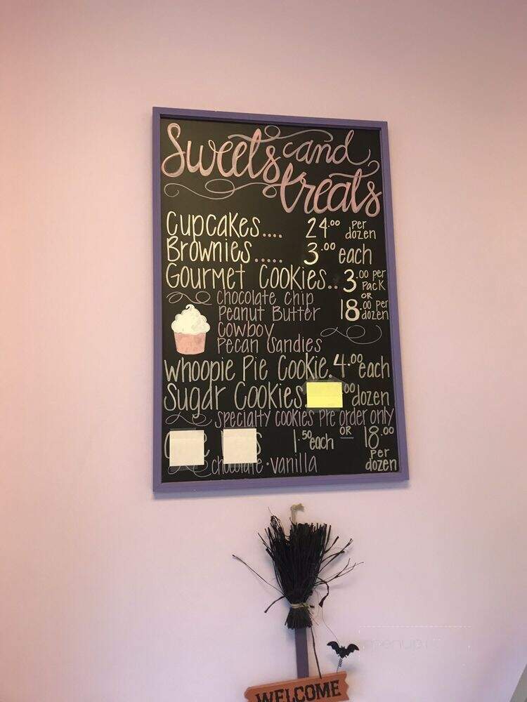 Hummingbird Bakery - Richmond, TX