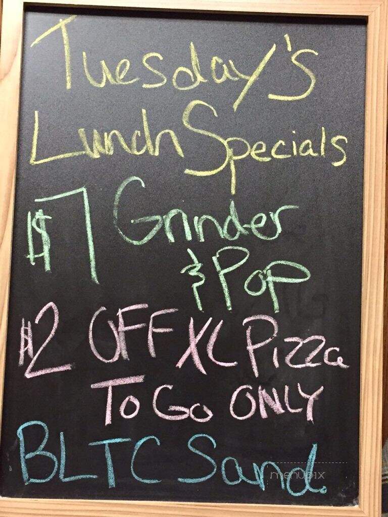 Hilltop Lounge & Restaurant - Des Moines, IA menu_pic