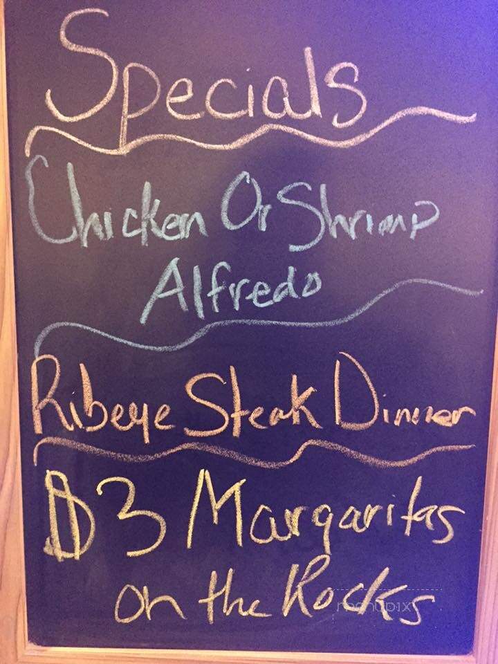 Hilltop Lounge & Restaurant - Des Moines, IA menu_pic