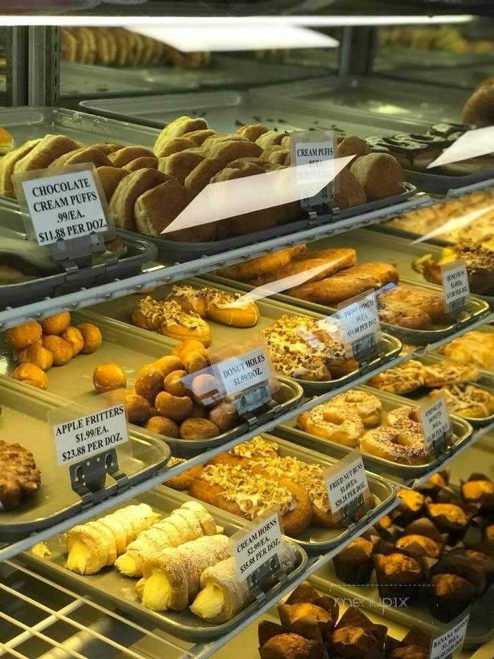 Mickey's Pastry Shop - Goldsboro, NC