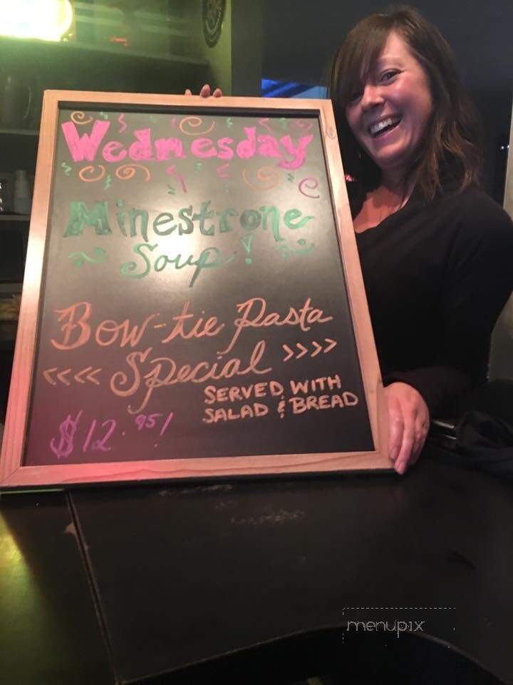 Hollywood Restaurant - Cortland, NY menu_pic