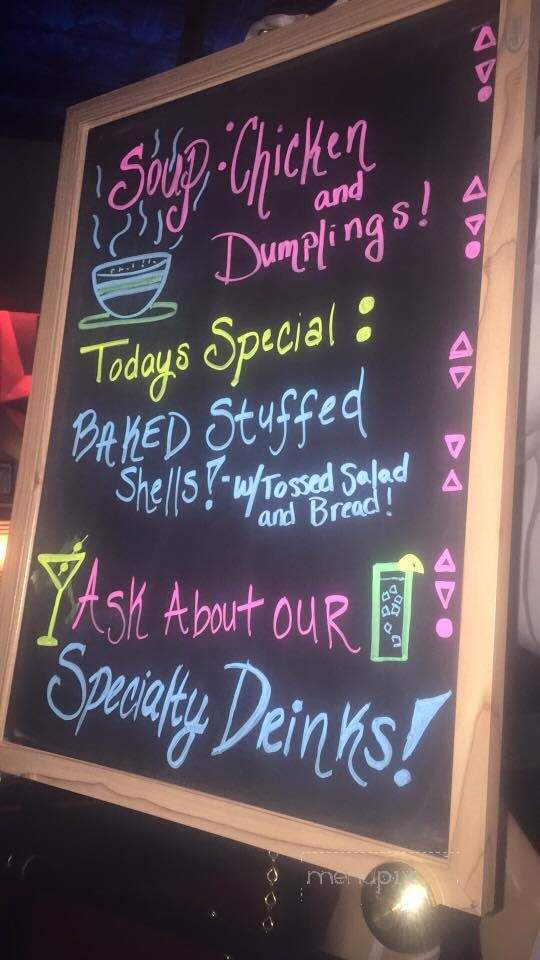 Hollywood Restaurant - Cortland, NY menu_pic