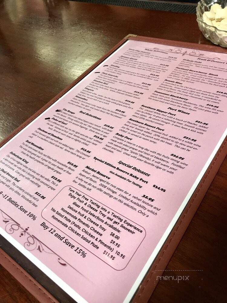 Sumner Crest Winery & Vineyards - Portland, TN menu_pic
