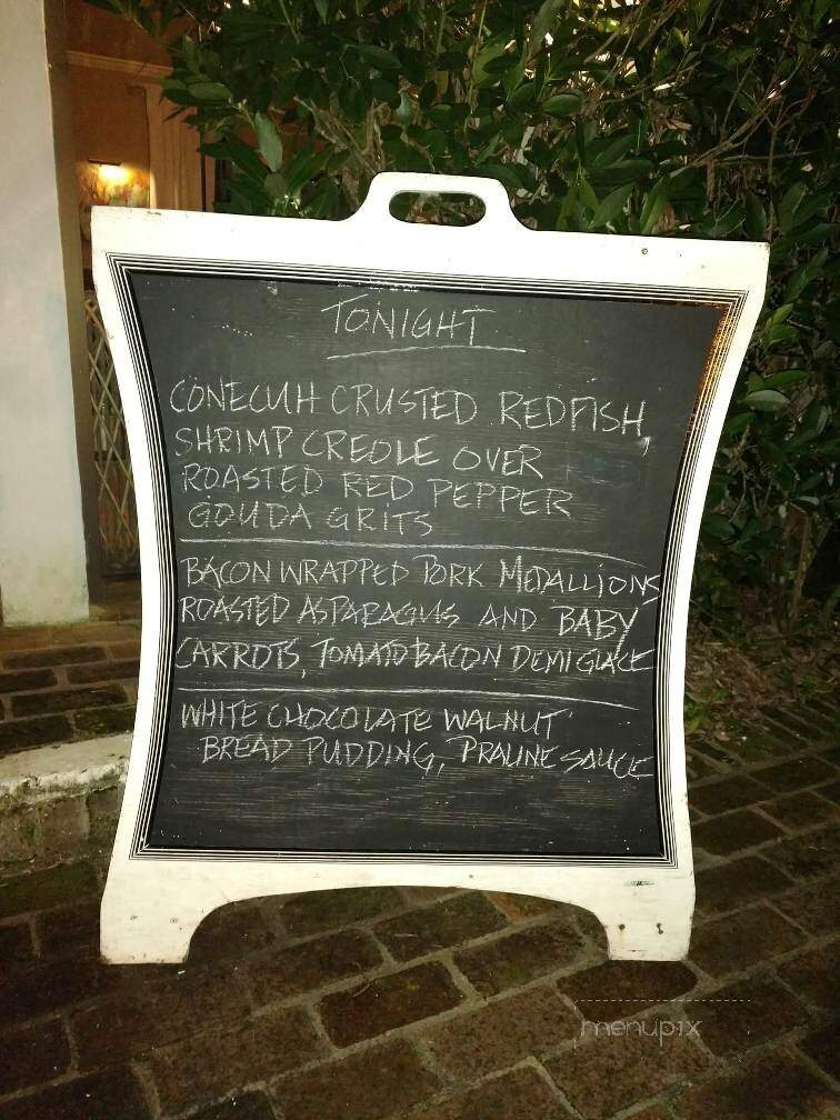 Char 32 - Fairhope, AL menu_pic