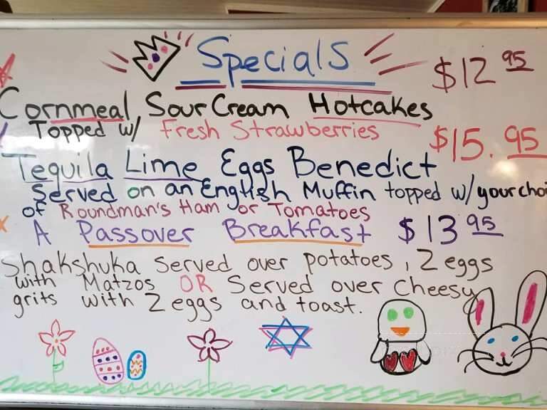 Queenie's Roadhouse Cafe - Elk, CA menu_pic