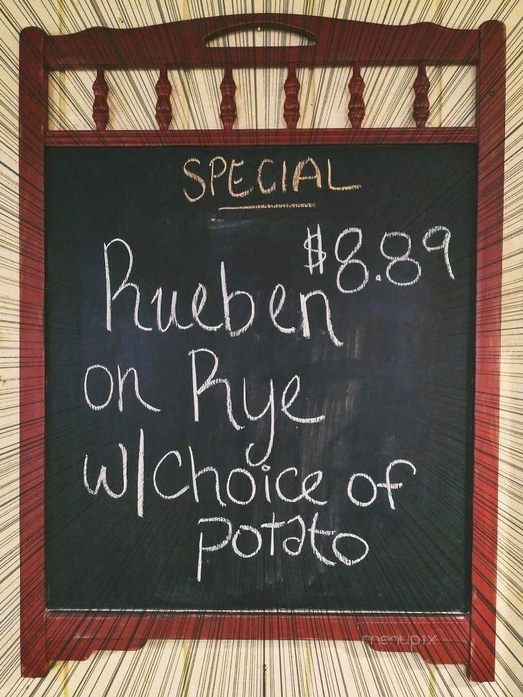 Eagle's Nest - Dietrich, ID menu_pic