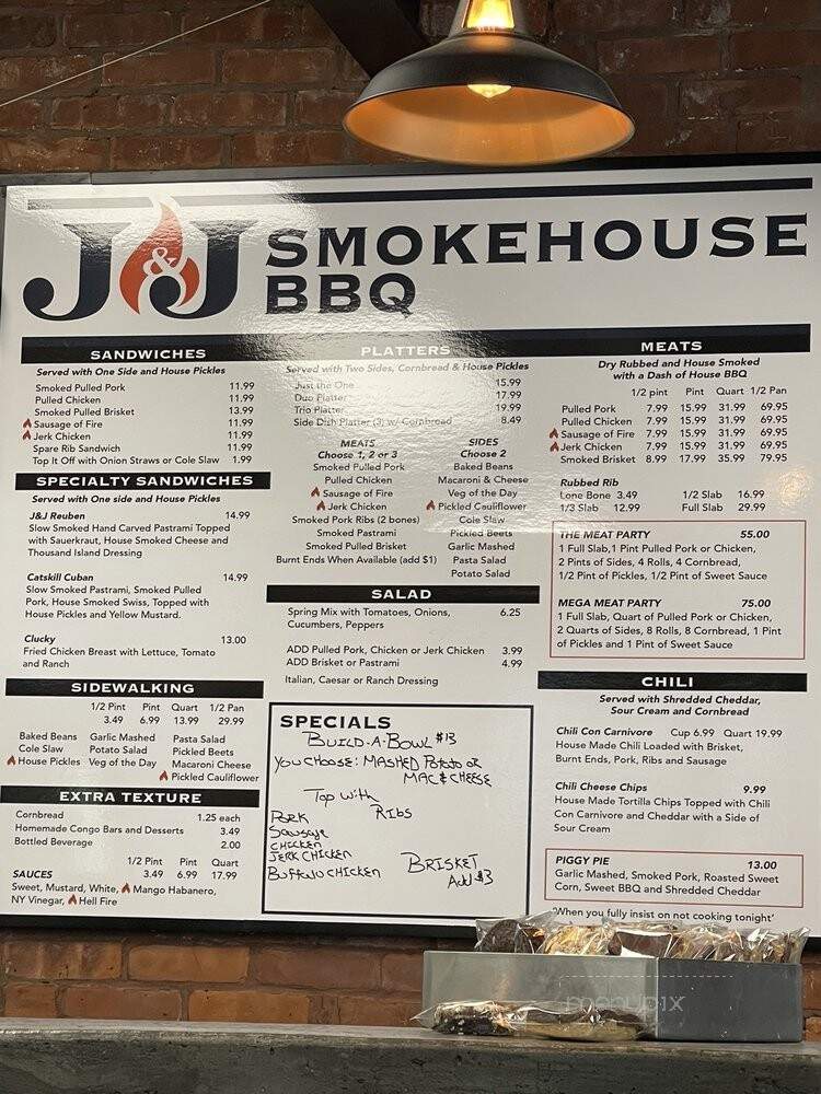 J & J Smokehouse BBQ - Catskill, NY