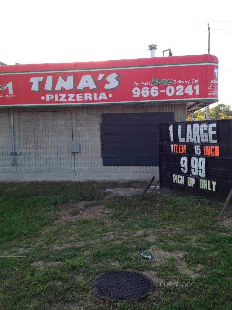 Tina's Pizzeria - Belleville, ON