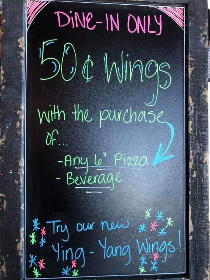 Hardware Pizza - Lyons, GA menu_pic