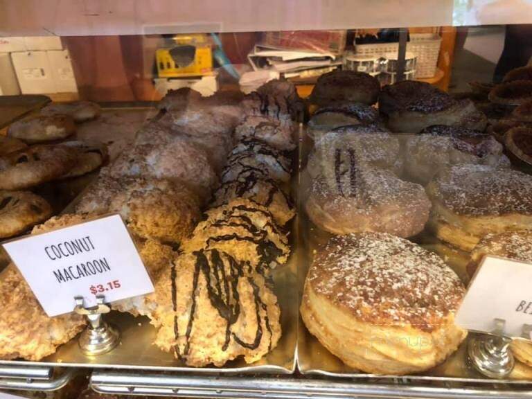 Henrietta's Pine Bakery - Huntsville, ON menu_pic