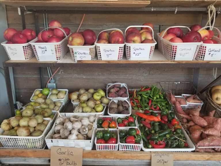 Wendy's Country Market - Lyndhurst, ON menu_pic