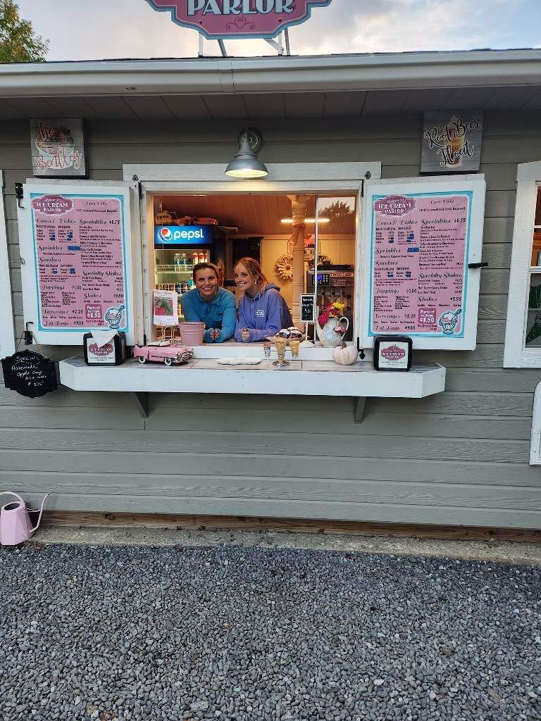 Pammy's Ice Cream Parlor - Harpswell, ME