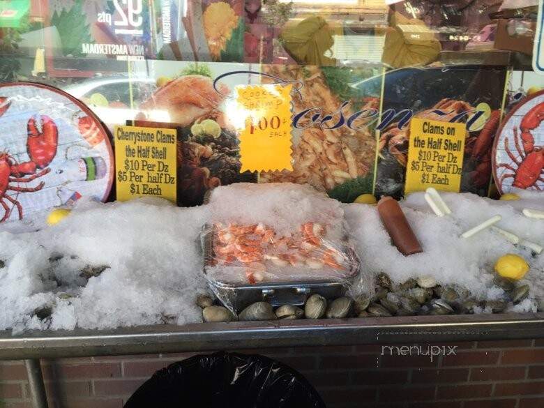 Cosenza's Fish Market - Bronx, NY