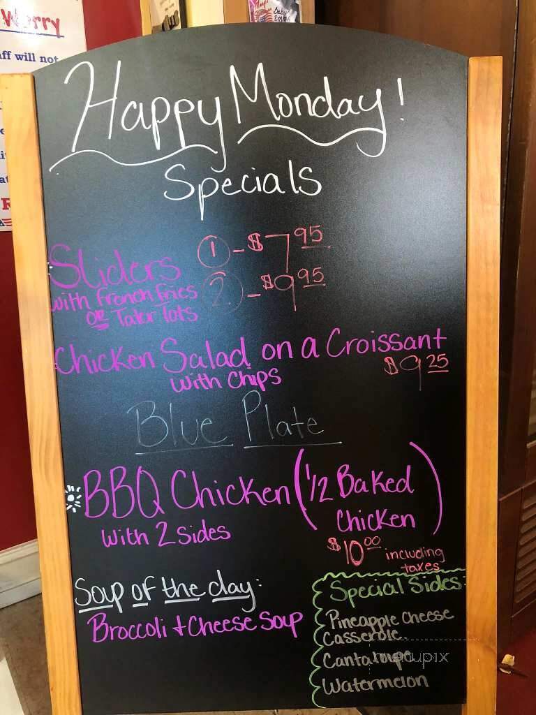 Mary Ann's Country Kitchen - Young Harris, GA menu_pic