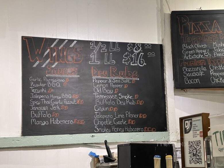 DJ's Pizza and Wings - Pahoa, HI menu_pic